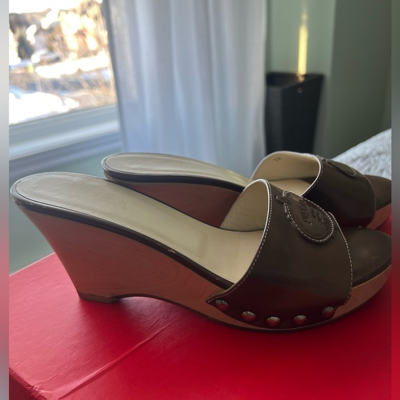 Prada Patent Leather wedge size 38 - Picture 6 of 7